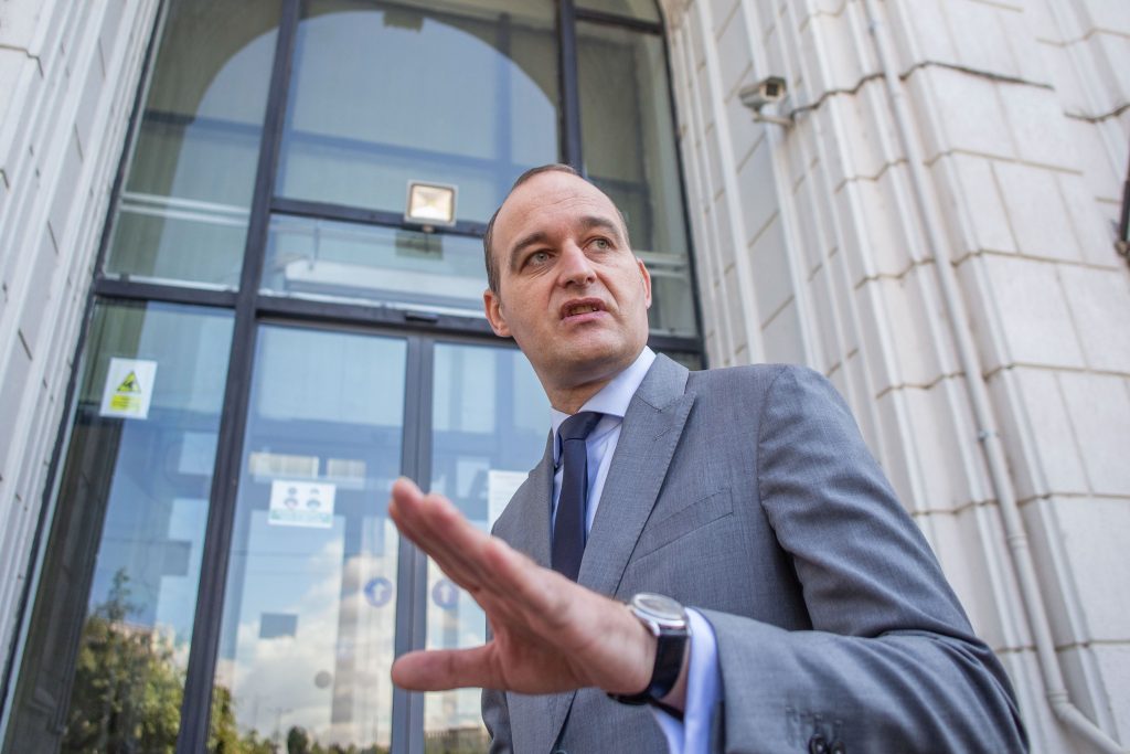 Vila superbă a ministrul Finanțelor care nu știe cât e salariul minim pe economie. N-a plătit-o el, a fost un mic ”ajutor”