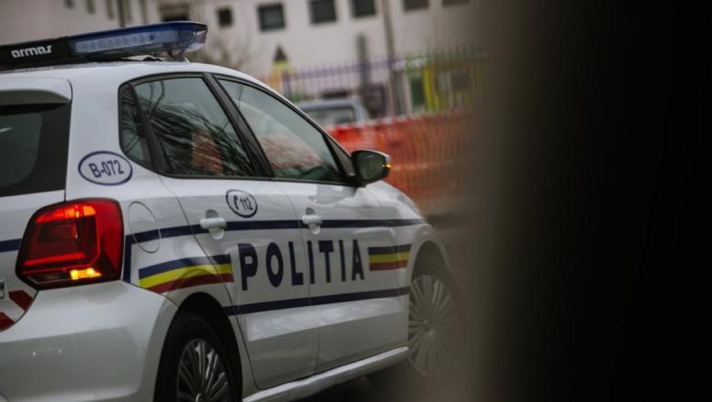 VIDEO. I-au lăsat nervii din cauza traficului aglomerat. Bătaie între doi șoferi pe Transfăgărășan