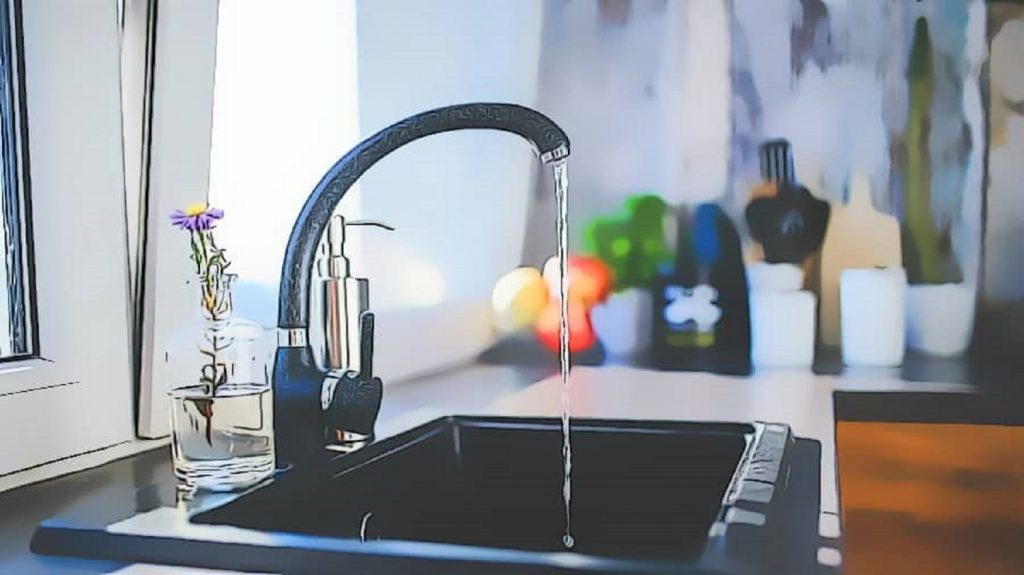 Apa de la robinet, mai sigură după regula celor patru ore. În ce consta și de ce trebuie folosită