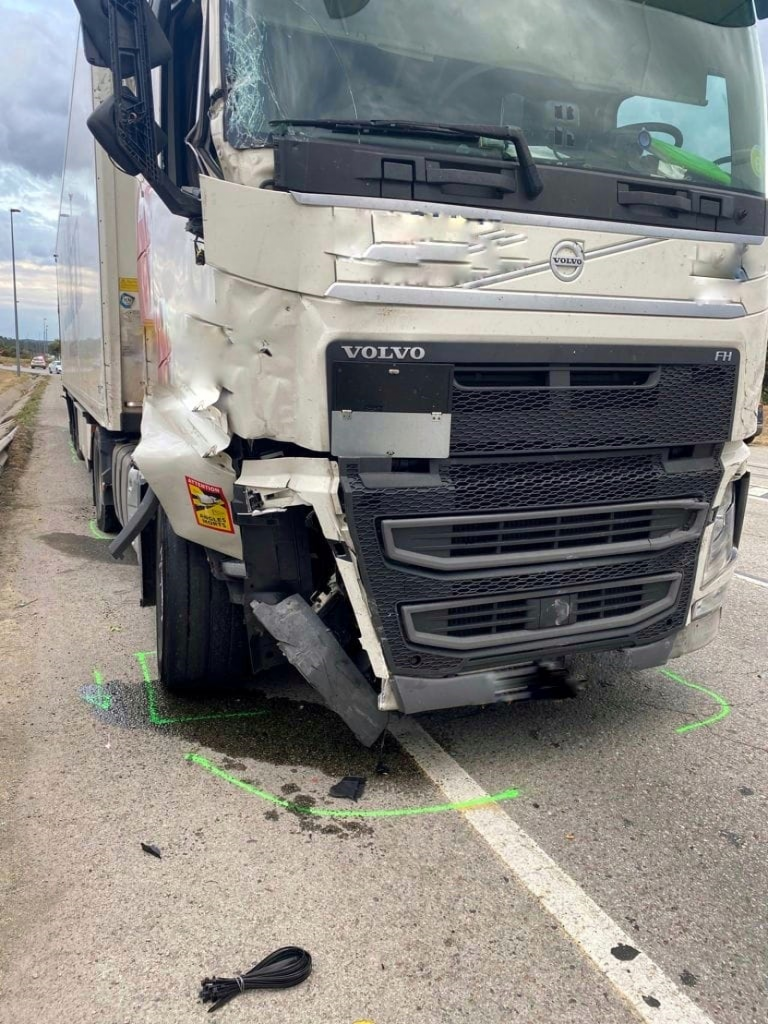 Intervenție salvatoare a românilor din Spania. Camionagiu băut, oprit după comiterea unui accident mortal. VIDEO