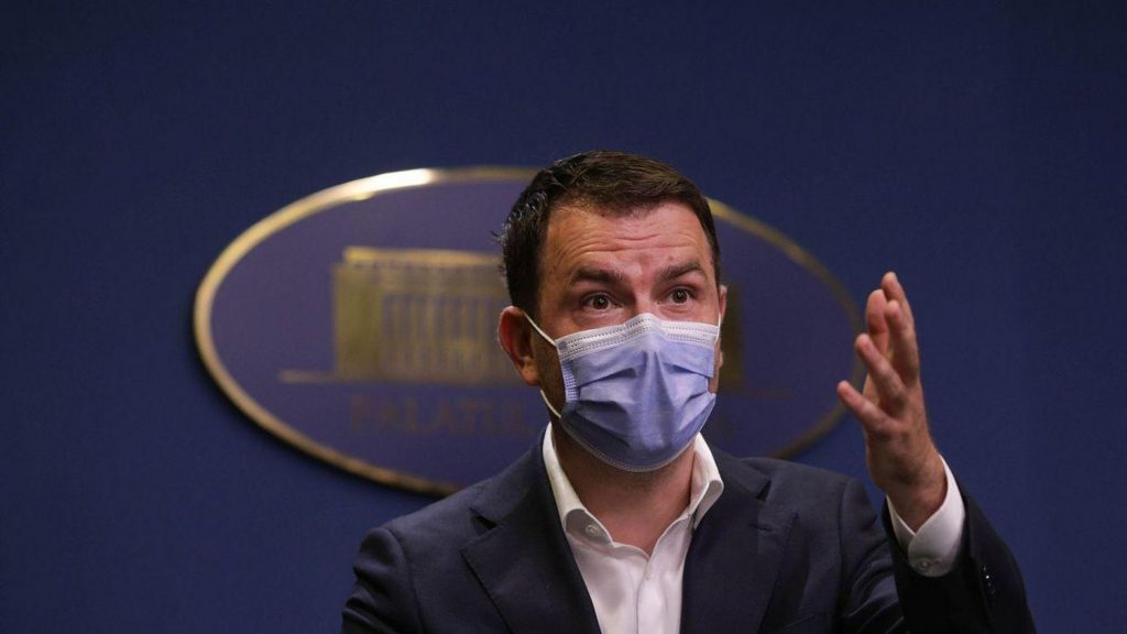 Acuzații grave la adresa lui Drulă: I-a sfidat pe români. S-a ordonat vagon special pentru ministru. „Nu putea respira același aer”