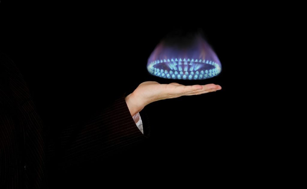 Prețul gazelor a explodat. Sunt majorări ilegale, sute de mii de români au de suferit. Ce fac autoritățile?