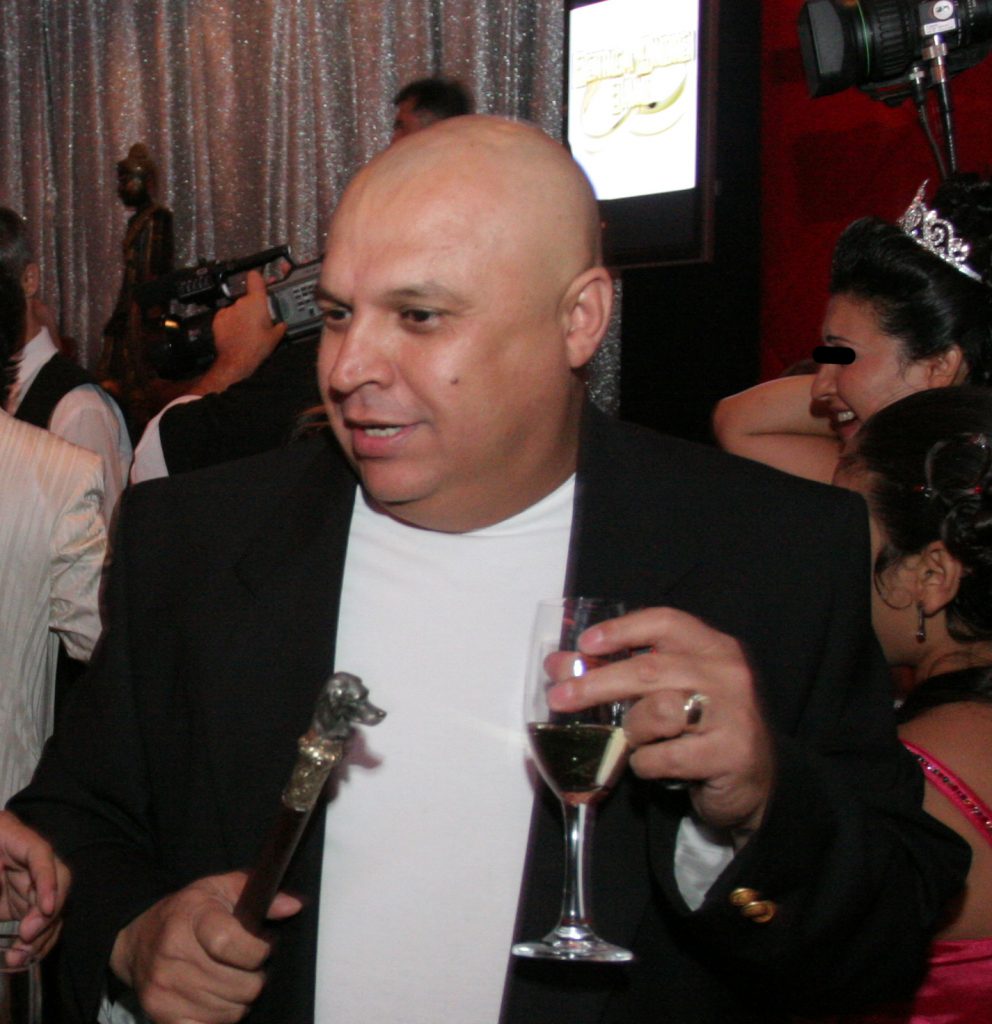 „Regele barbutului”, îngropat în probleme financiare. Își vinde vila, însă nimeni nu o cumpără. Ce ascunde proprietatea. FOTO