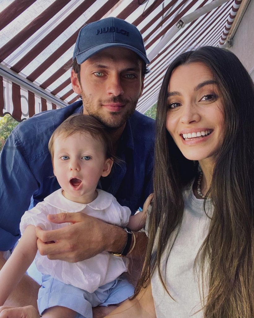 Lili Sandu și Silviu Țolu au așteptat ca fiul lor să facă un an pentru a avea momentele lor. „Vreo opt luni de zile nu prea am avut timp pentru noi doi”