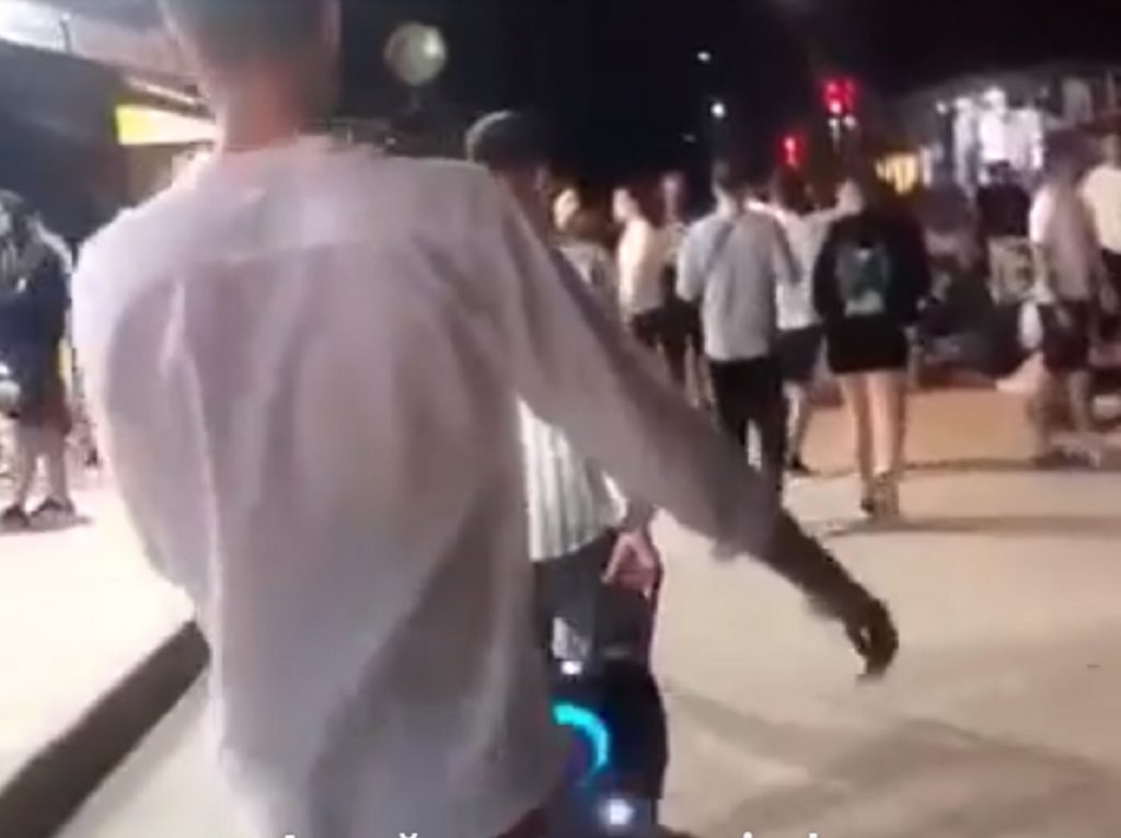 Scandal în Vama Veche din cauza manelelor. O bătaie care strârnește controverse majore legate de drepturi și libertăți