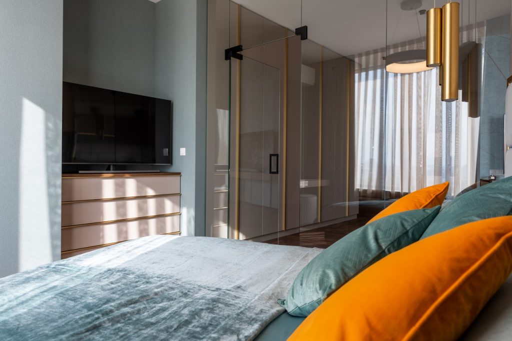 Cum să alegi un televizor potrivit pentru dormitor