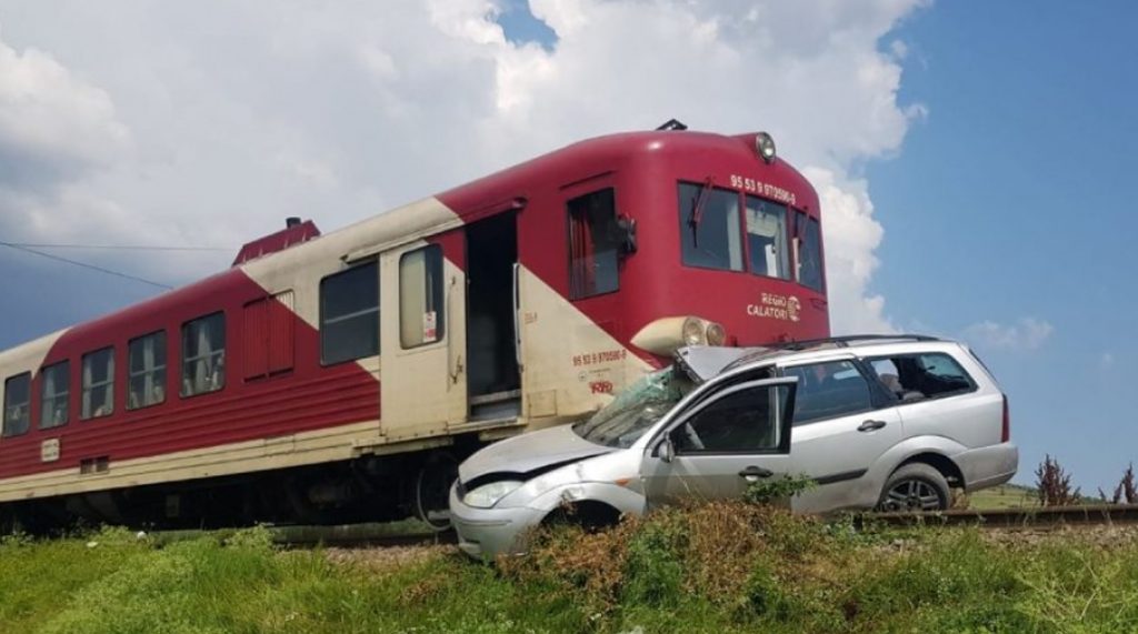 Accident grav pe șina de cale ferată. Circulația trenurilor este oprită
