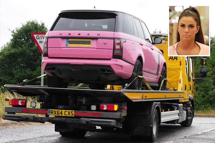 S-a urcat băută la volan și a provocat un accident. Cine este  vedeta care a fost arestată