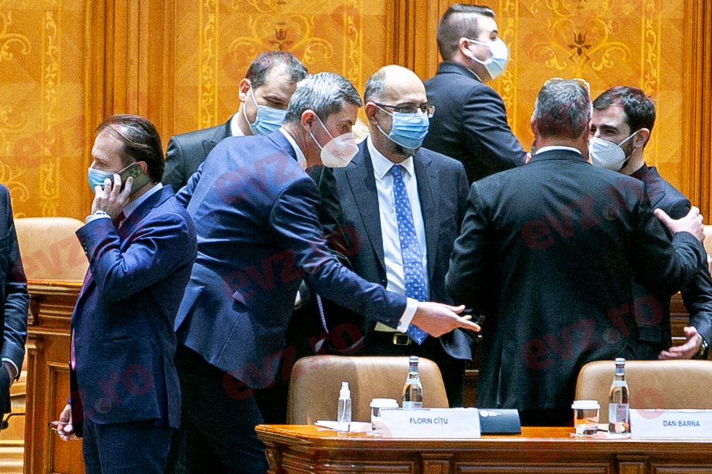 Cîțu l-a păcălit pe Barna ca pe ultimul amator. Copreședintele USR PLUS a răbufnit