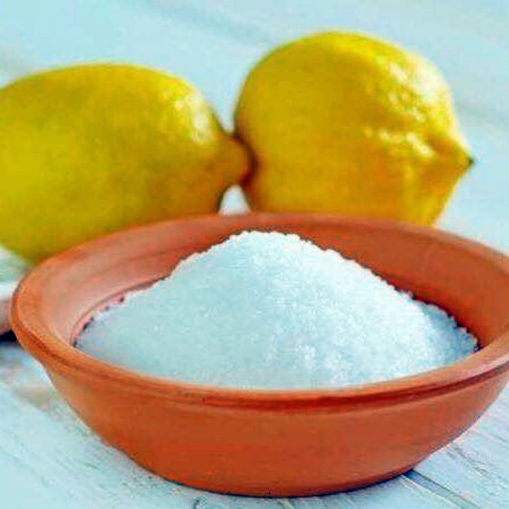 Amestecul banal care ne scapă de petele de pe piele. Oricine îl poate prepara în casă