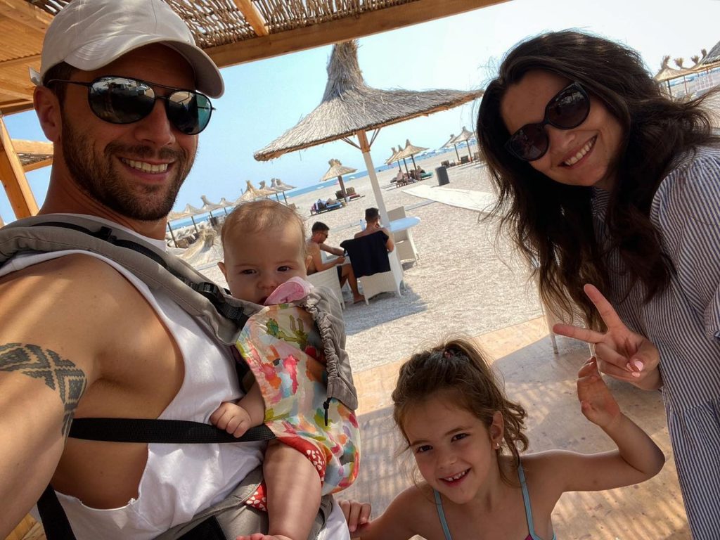 VIDEO/ Adi Nartea este un părinte atipic. Nu le cumpără fetelor lui cadouri. Are și o explicație!