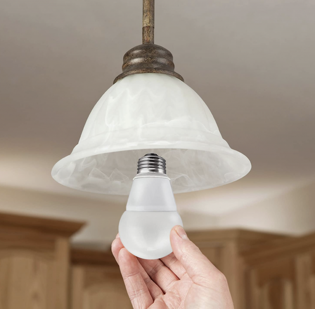 Topul BECURILOR care vă pot reduce factura la energie electrică