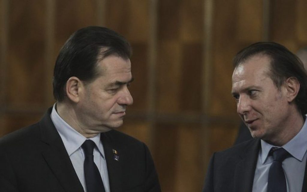 ”Pensionarul” Orban îi bate obrazul lui Cîțu: ”El decide cine intră şi cine iese din politică? Nu îi e ruşine un pic?”