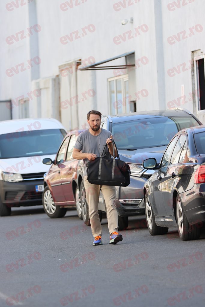 VIDEO. Dani Oțil se antrenează din greu pentru a căra landouri, pătuțuri și jucăriile fiului său