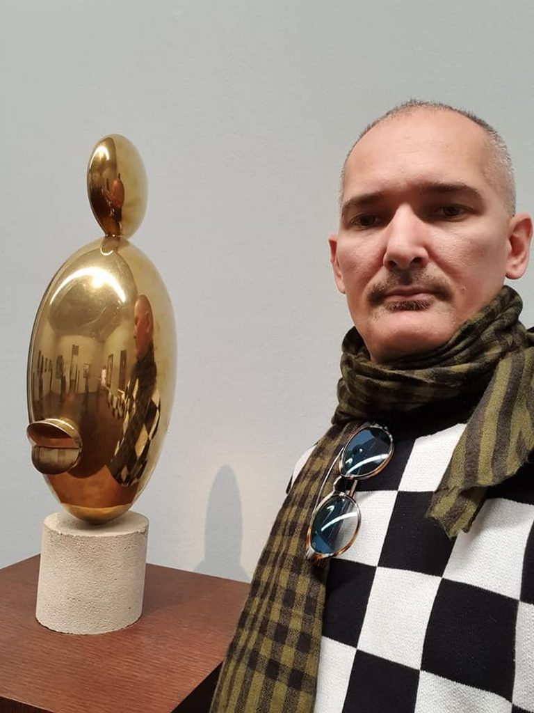 Sinuciderea suspectă a unui comerciant de artă. Devenise tată de câteva zile. Una din ipoteze e legată de un furt de tablouri din Belgia