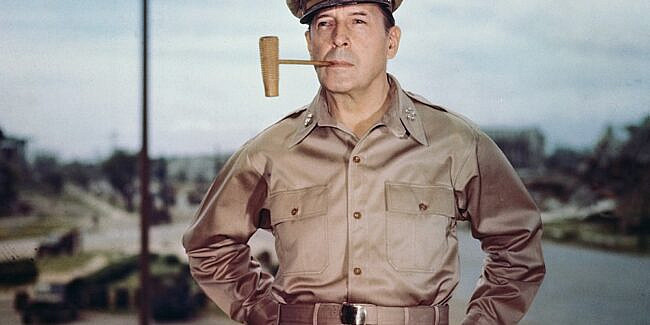 Douglas MacArthur: Legendarul general american torturat de boală pe patul de moarte. Istoria secretă