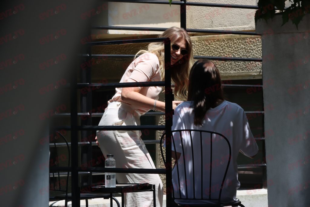 Fosta soție a lui Gabi Enache se descurcă și fără banii fotbalistului. Conduce un autoturism de 200 000 de euro