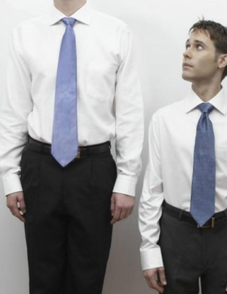 Lovituri pe bandă rulantă pentru români. Mii de locuri de muncă vor fi desființate, în plină criză. Ce manevră pregătesc deputații