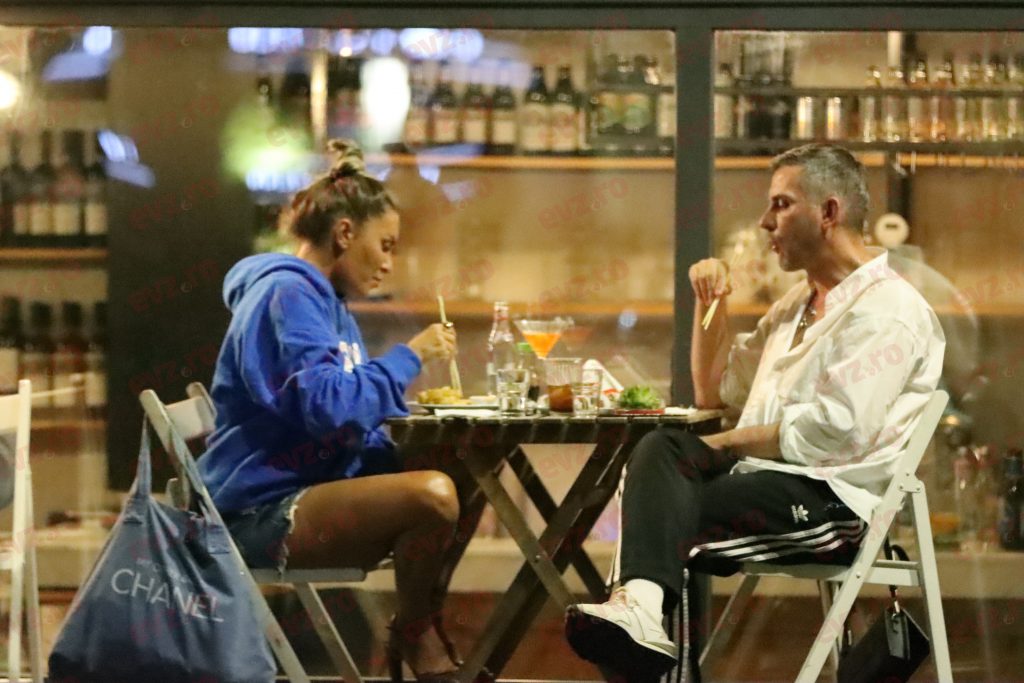 VIDEO. Cum să arăți la 45 de ani ca la 35. Stilistul Ovidiu Buta știe cât, cum și mai ales cu cine să ia cina