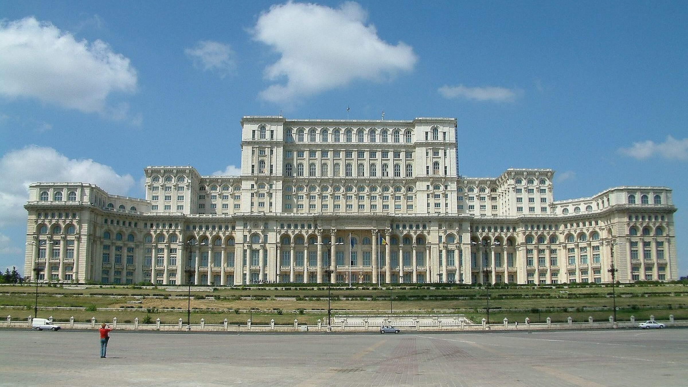 Palatul Parlamentului va fi iluminat în albastru pentru Ziua Internațională a Bolii Parkinson