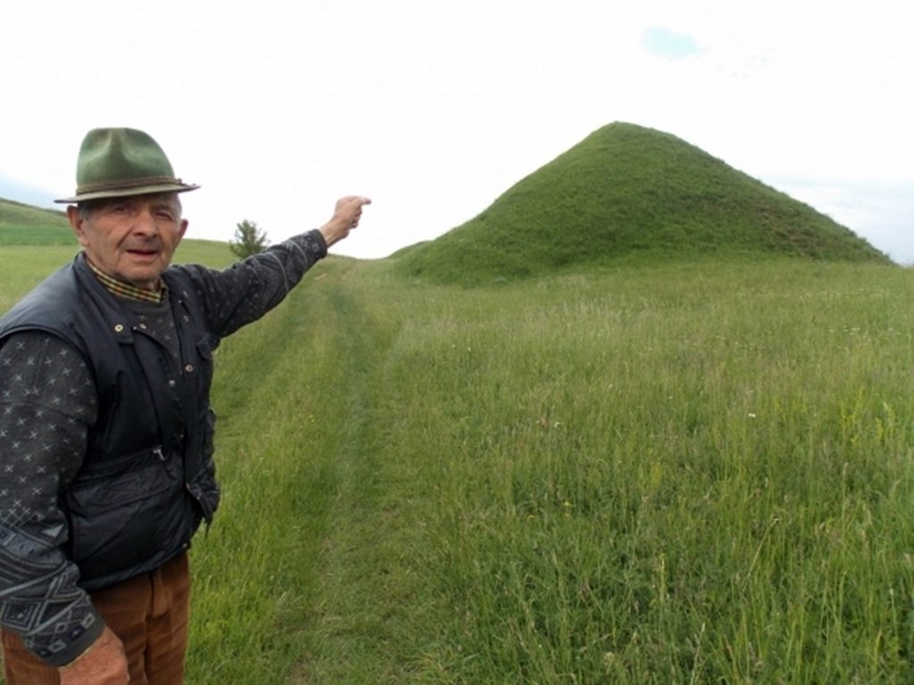 Movilele misterioase de lângă Făgăraș. Se crede că ar fi mormintele unor regi daci