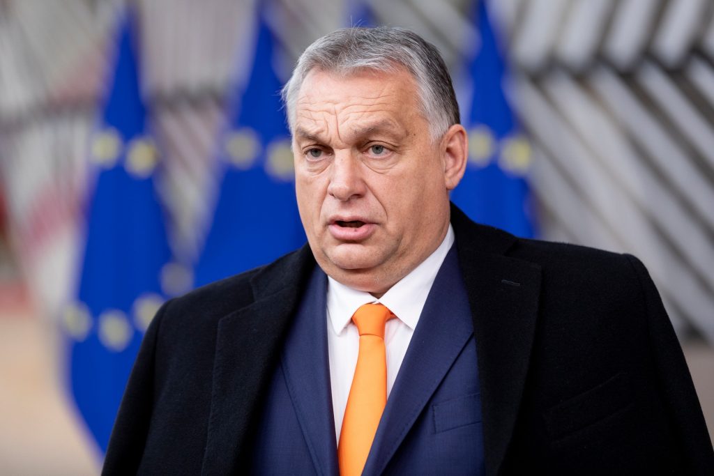 Viktor Orban a găsit răspunsul pentru pandemie. Dă 900 de euro fiecărei familii cu copii