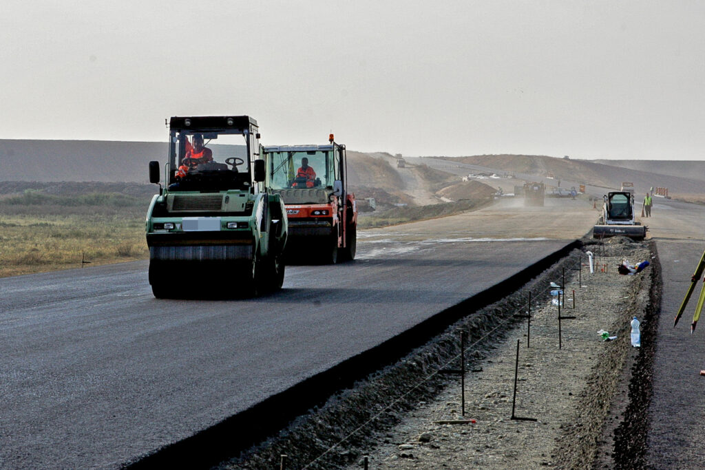 Se lucrează intens pentru Secţiunea 5 Curtea de Argeş – Piteşti 