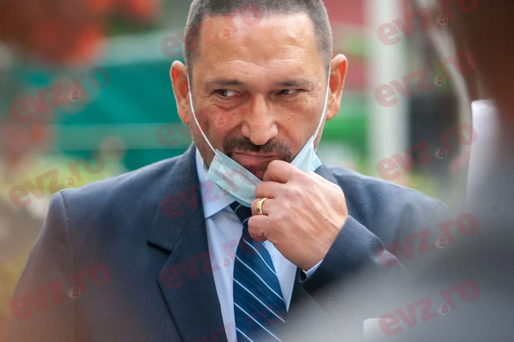 „Polițistul anului” prins pe picior greșit! Ce gafă a făcut ”Comisarul Cattani” în trafic?
