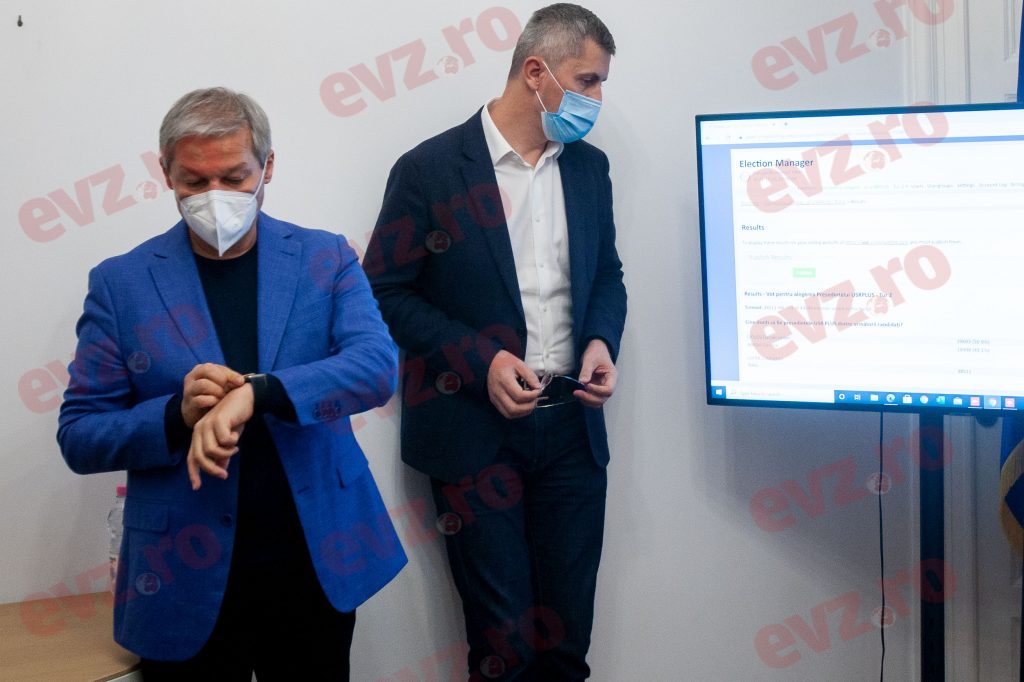 Scandal uriaș în USR. Barna îl face praf pe Cioloș: „Vrei un partid pe persoană fizică”