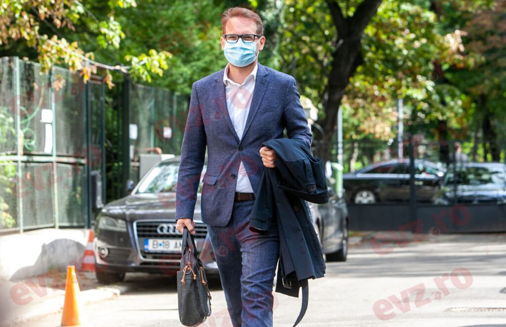 Au ieșit la lumină noi “aranjamente de casă” făcute de primarul Fritz. Zeci de mii de euro aruncați pe consultanță unor firme obscure