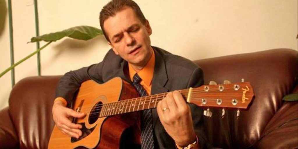 Ludovic Orban a dat bani la Presă ca la lăutari, cu dedicația: Să moară toți dușmanii mei!