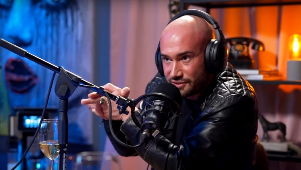 Mihai Bendeac sare în apărarea mentorului său și îi cere socoteală lui Nicușor Dan. Actorul este foc și pară