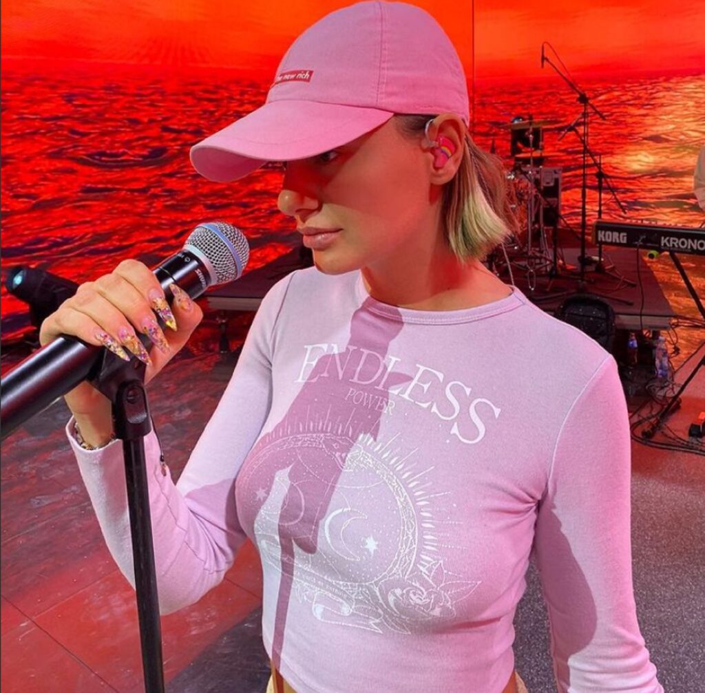 Alexandra Stan are o mare suferință! Artista le-a spus adevărul fanilor. Șoc în showbiz