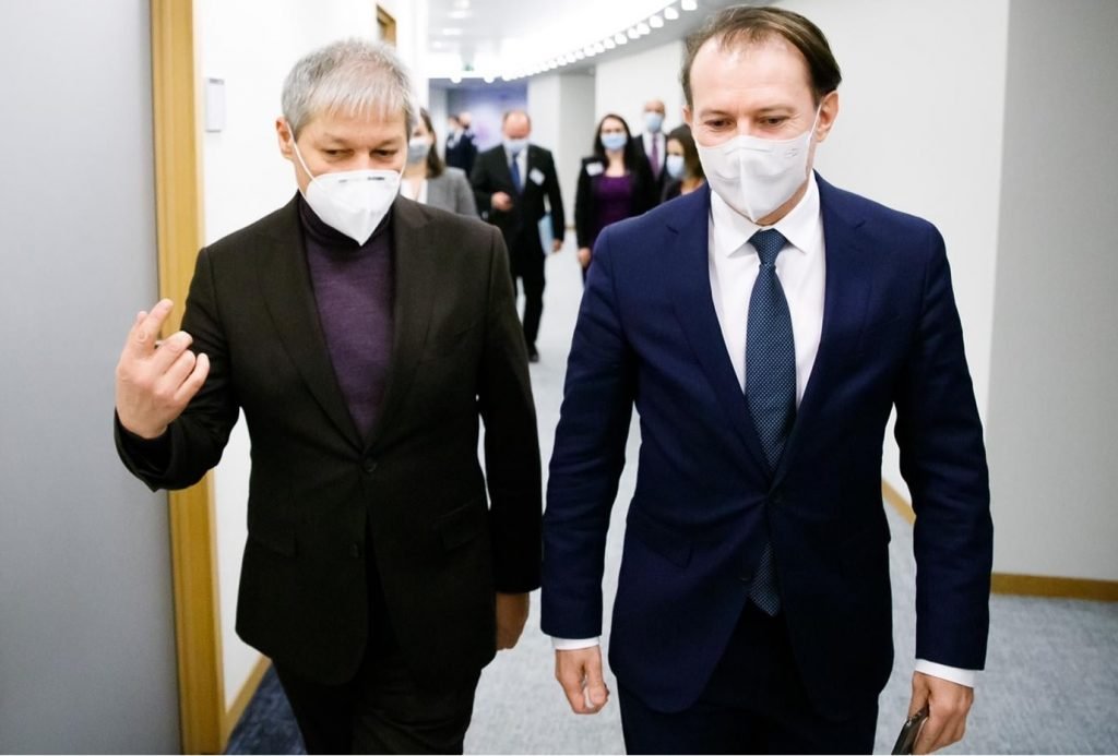 Un nou episod din războiul lui Cîțu cu USR. Acuzații grave la adresa fostului ministru al Sănătății