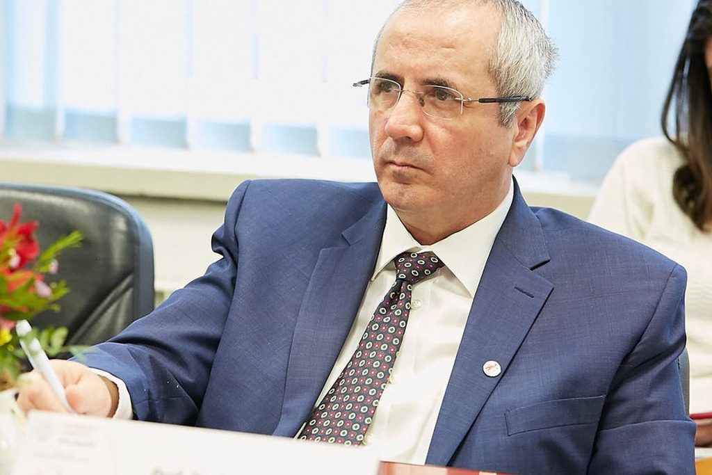 Vor fi suspendați! Președintele Colegiului Medicilor, mesaj tranșant pentru doctorii care susțin teorii nevalidate științific despre Covid-19 și vaccin
