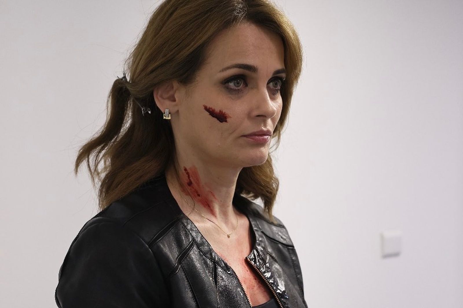 Cum s-a târât Elvira Deatcu afară dintr-o toaletă: Am fost carateca