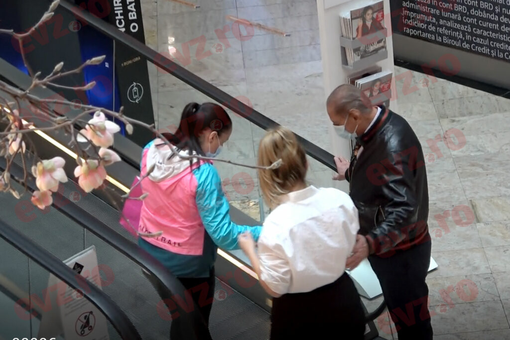 VIDEO. La 80 de ani, Gheorghe Zamfir se bazează pe ajutorul tinerei sale soții. ”Mi-a fost trimisă de Dumnezeu”