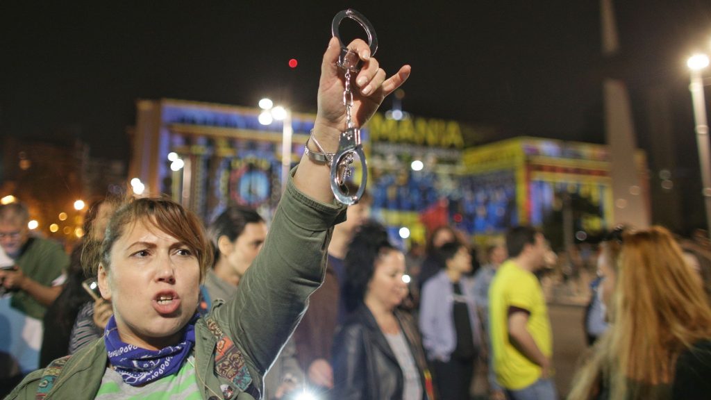 Ce scrie presa străină despre criza politică actuală. Democrația a rămas un vis