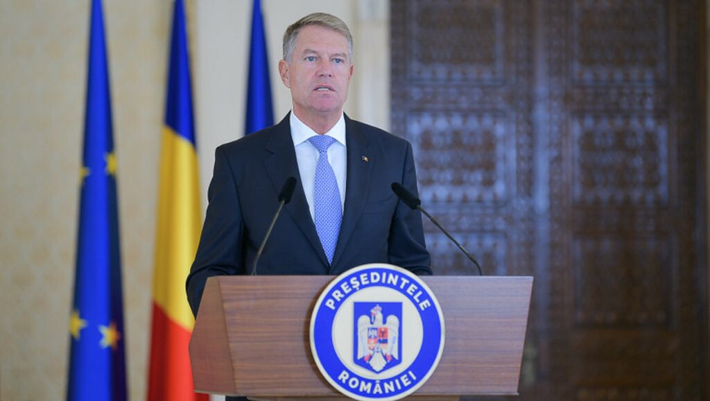În plină criză politică, Klaus Iohannis își face bagajul și pleacă. Unde i-a fost solicitată prezența președintelui