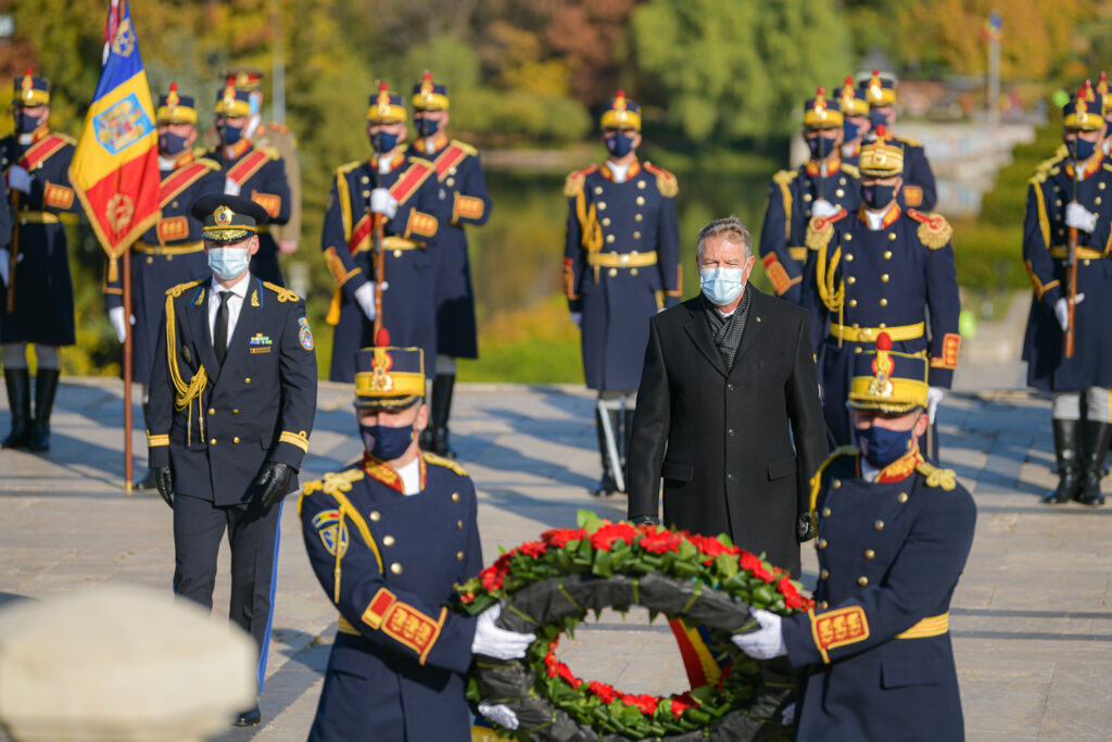 Klaus Iohannis, mesaj de Ziua Armatei Române: „Trebuie să dovedim că suntem solidari și capabili să depășim provocările”