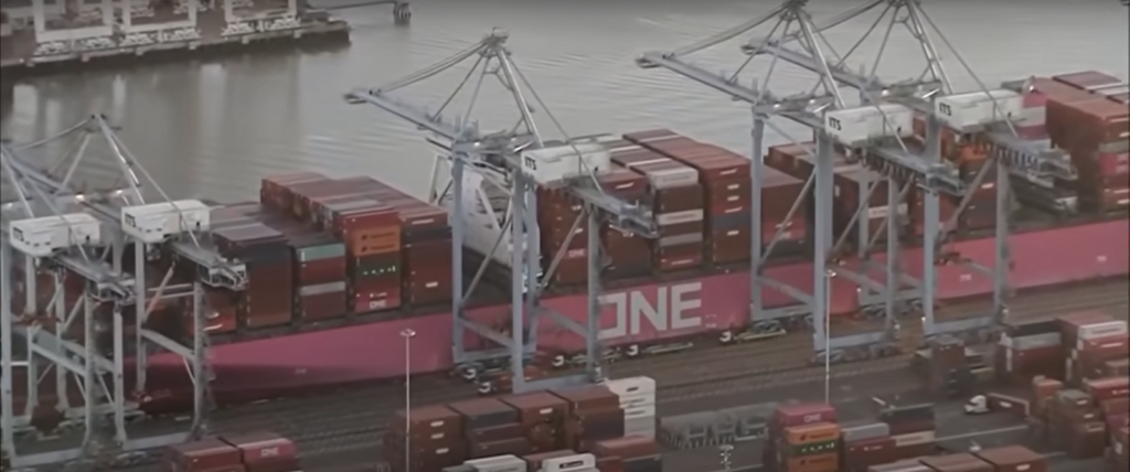 Transportul de mărfuri e paralizat! În prag de sărbători, lipsa forței de muncă provoacă probleme majore în întreaga lume