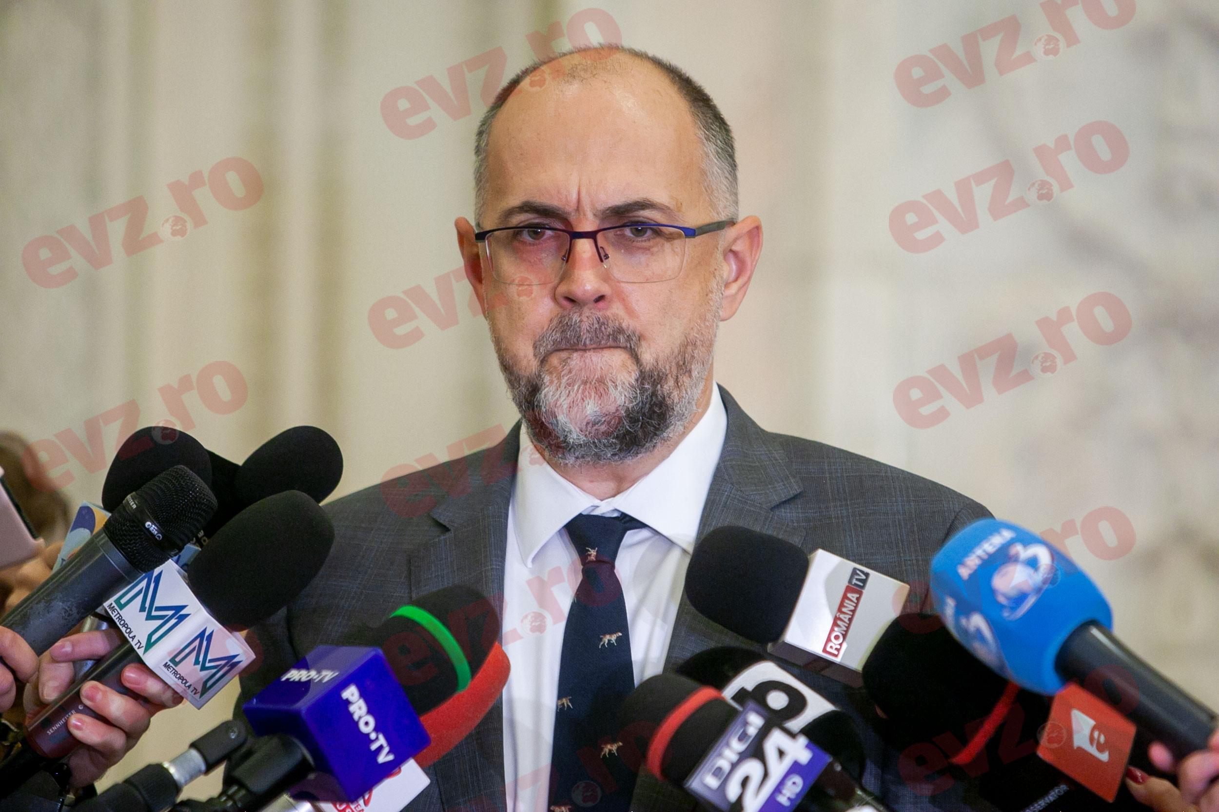 Miza votului de învestitură pentru Guvernul Mureșan. Kelemen Hunor arată că lipsesc voturile din Parlament
