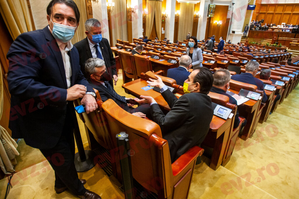 România văzută prin ochii lor. Oamenii ”simpli” s-au scârbit de politică și politicieni. „Românul nostru s-a învățat să fie prostit!