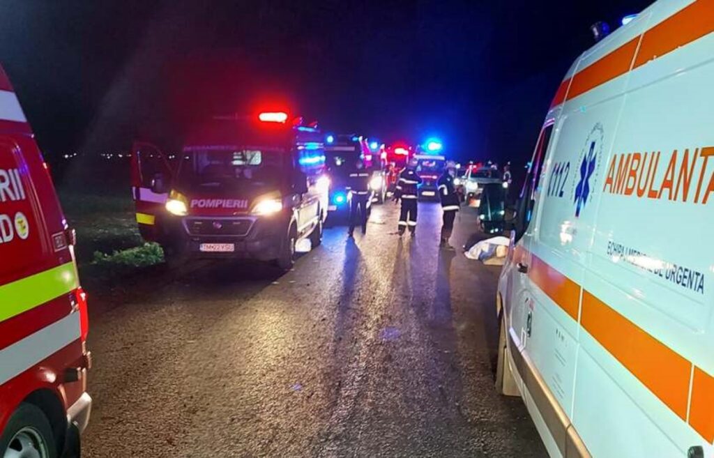 Doi tineri, spulberați de pe trotuar de un șofer beat