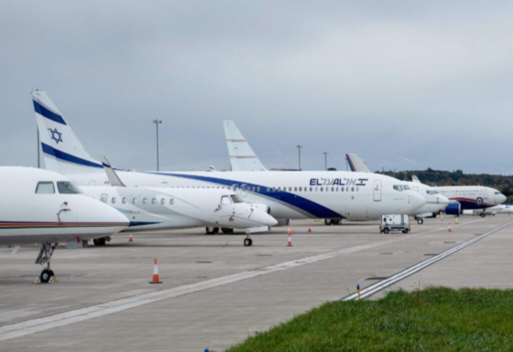 Europenii vor plăti mai mult pentru biletele de avion. UE a decis să majoreze taxa pentru emisiile de CO2