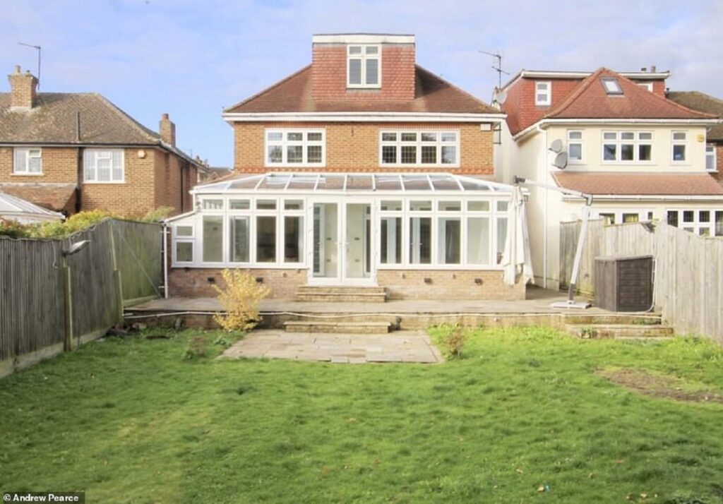 ”Ciudățenia” din vilă! Nimeni nu vrea s-o cumpere din cauza unui detaliu. Nu, nu e bântuită!