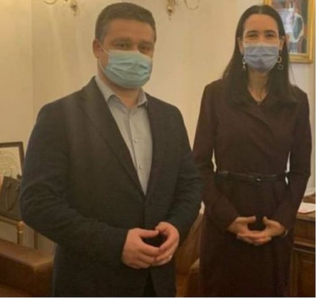 Răfuiala dintre Ciprian Ciucu şi Clotilde Armand atinge cote maxime. Duelul s-a mutat pe social media. Internauții fac spectacol