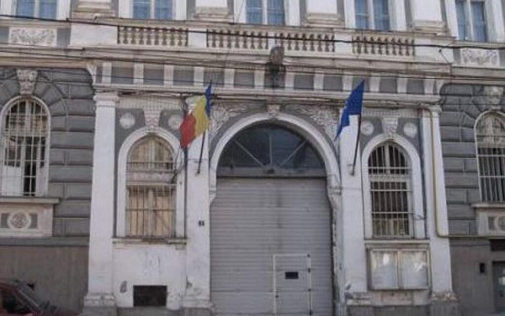 Cum să pici un examen pentru că ești prea competent. Ce s-a întâmplat la Penitenciarul Satu Mare