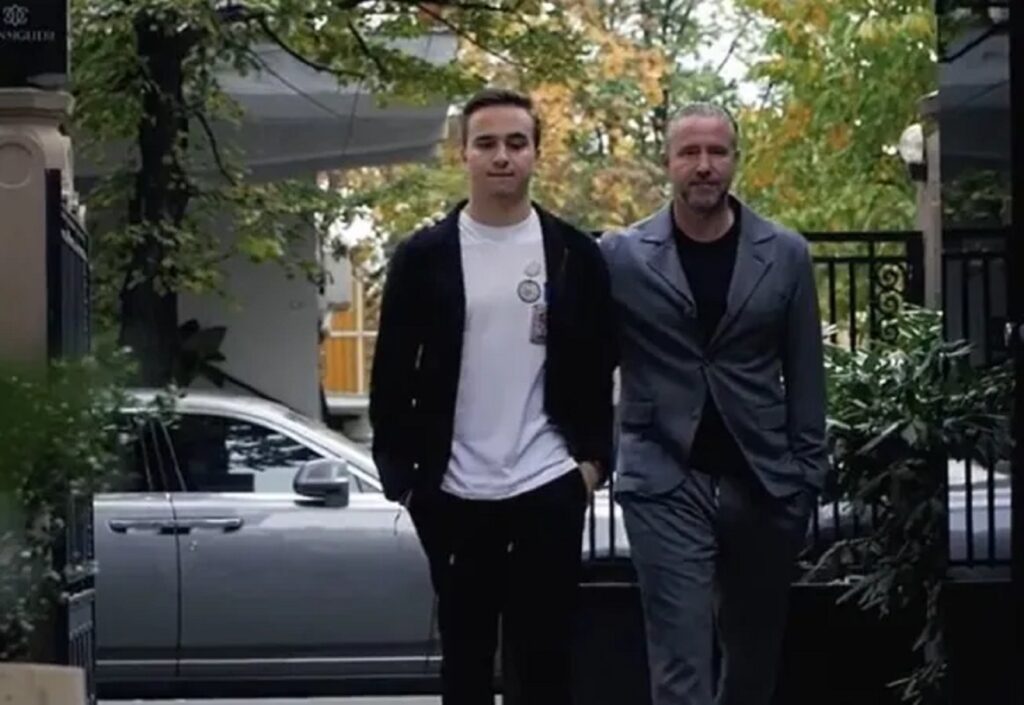 Lui Laurențiu Reghecampf îi merge excelent în plan financiar. Lovitură dată alături de fiul său cel mare, Luca