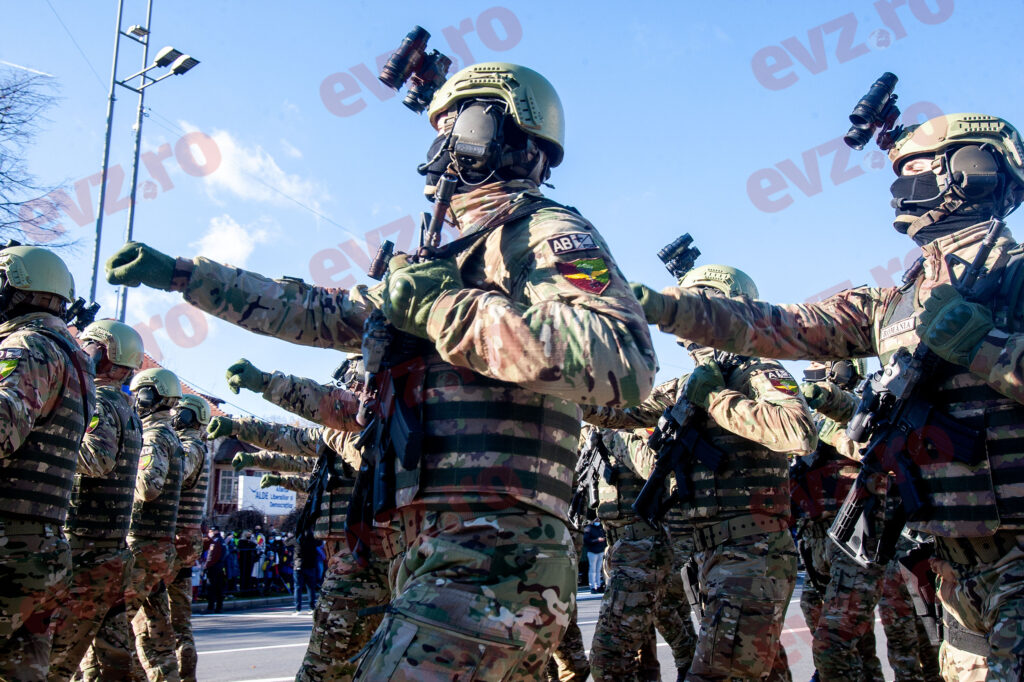 Adiere de război! Convoaiele s-au pus în mișcare. Recrutări de zeci de mii de soldați FOTO